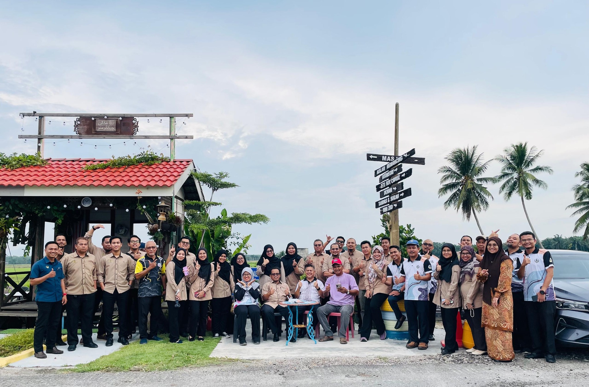 PENERIMAAN KUNJUNGAN LAWATAN KERJA DARIPADA PEJABAT DAERAH DAN TANAH MUALLIM