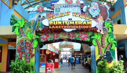 Bukit Merah Laketown Resort