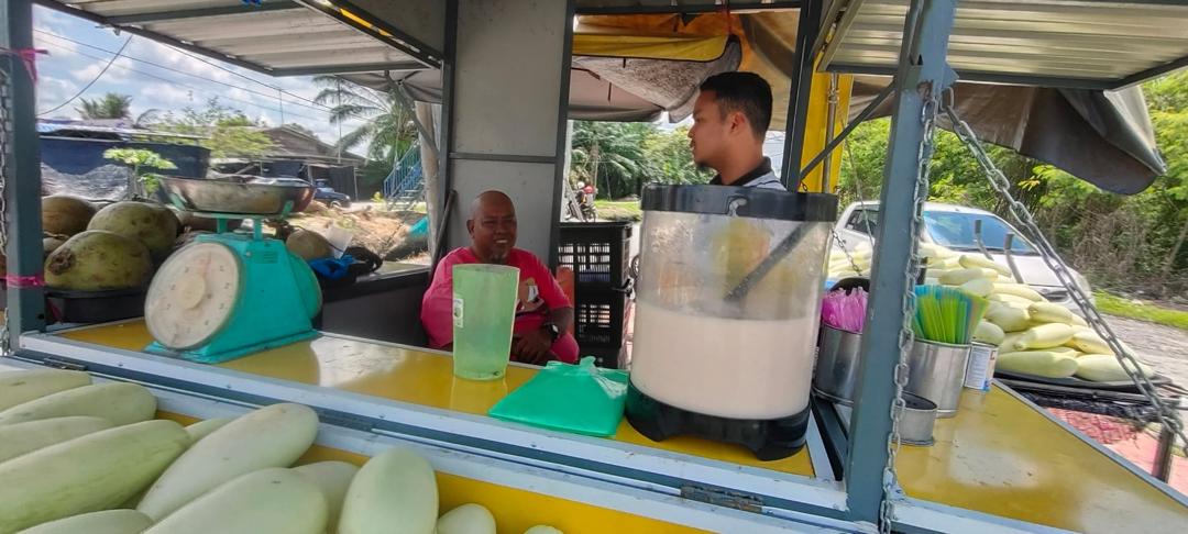 Air Buah Kelapa dan Air Tembikai Susu